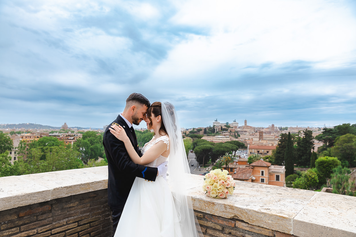 Foto sposi al giardino degli aranci di Roma, vista panoramica